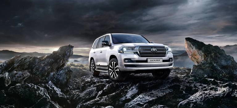 Для избранных: Toyota представила топ-версию Land&nbsp;Cruiser 200 Excalibur
