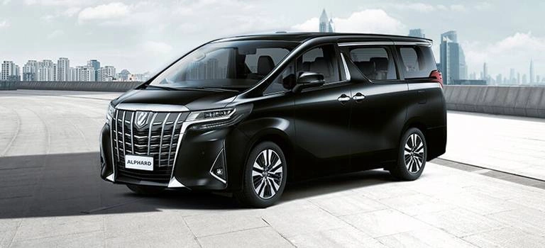 10 причин, почему обновленный Alphard — флагман легковой линейки Toyota